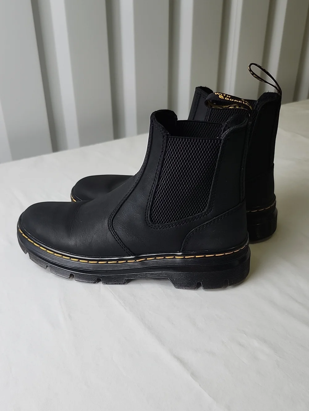 Dr. Martens Unisex Embury Black Wyoming Leather Chelsea Boots Size L8 W9 Classic